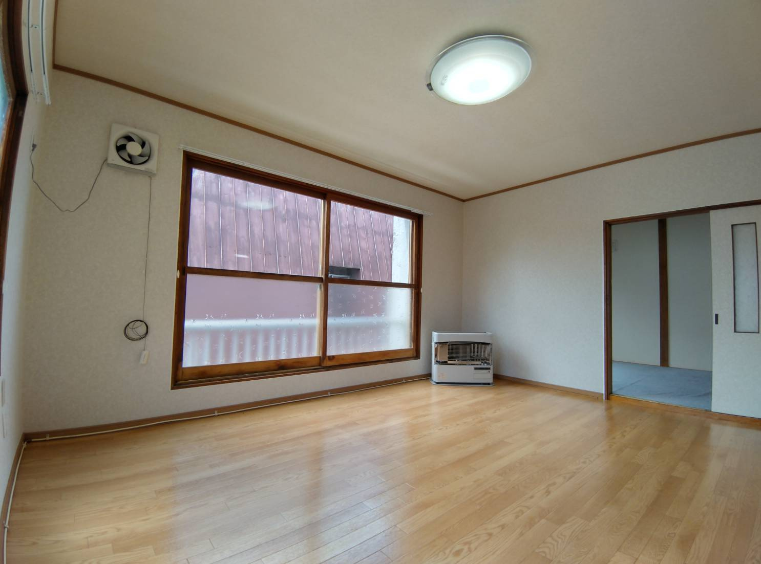 MAJEハイツの玄関