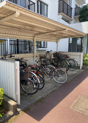 【駐輪場】 | 座間入谷ハイツ７号棟 | マンションの駐輪場は、事前に空きがあるか確認を取ると安心です。せっかく入居したのに駐輪スペースがない！なんてことになったら大変ですよね。そこで、内見時や購入前にはまず事前に確認しておくと良いでしょう。