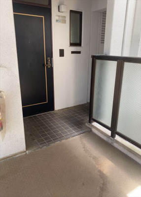 【その他共用部分】 | 座間入谷ハイツ７号棟 | 共有部分は、住民なら誰もが使える設備のこと。例えば駐車場やエレベーター、インターネット設備、セキュリティ設備などがあります。他にも、マンションの廊下・外部階段やエントランス・ゴミ置き場などがあります。