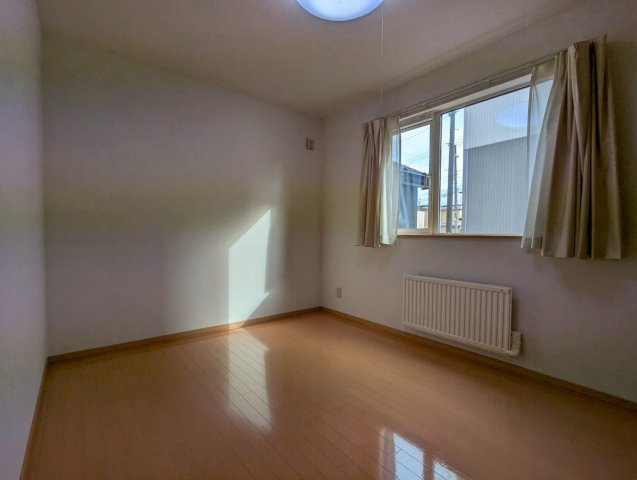 緑ヶ岡戸建賃貸Ｃ棟の洋室