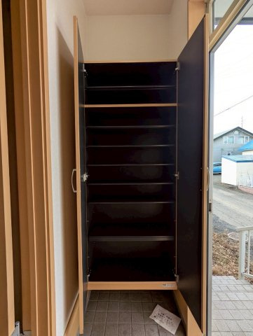 緑ヶ岡戸建賃貸Ｃ棟の収納
