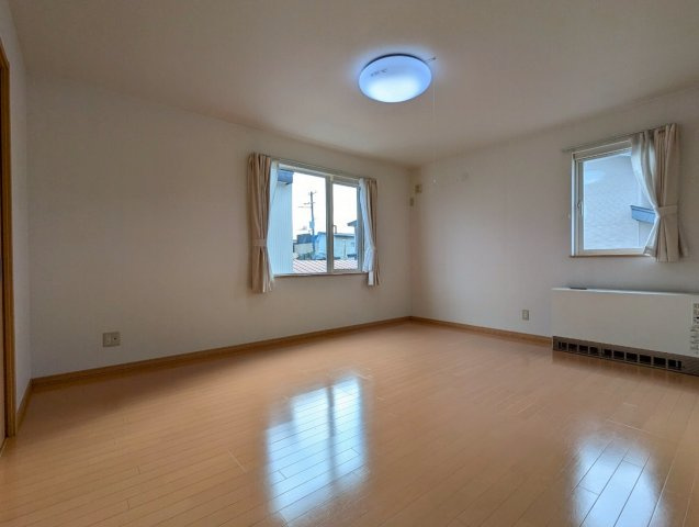 緑ヶ岡戸建賃貸Ｃ棟の居間・リビング