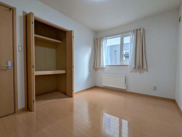 緑ヶ岡戸建賃貸Ｃ棟の洋室