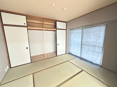 【和室】 | 岸和田コーポラス3号棟 | 天袋付きの押し入れですっきり使える約6帖の和室♪