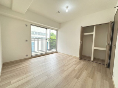 【居間・リビング】 | 岸和田コーポラス3号棟 | 全居室収納付きでお部屋の空間を有効にお使いいただけます！