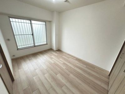 【洋室】 | 岸和田コーポラス3号棟 | 全てのお部屋に開口部がございますので通風も良好です♪