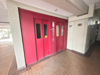 【その他共用部分】 | 岸和田コーポラス3号棟 | エレベーターでお部屋フロアへの移動もスムーズ