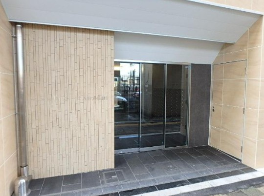 パークキューブ新板橋のエントランス