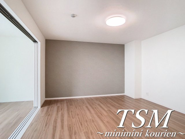 WｉｎｄＢｅｌｌ出口の居間・リビング