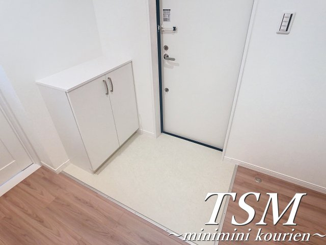 WｉｎｄＢｅｌｌ出口の玄関