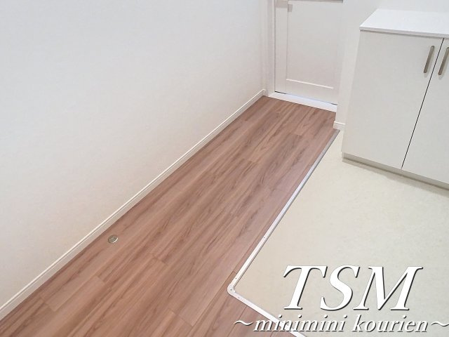 WｉｎｄＢｅｌｌ出口の玄関