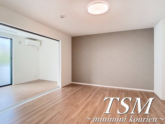 WｉｎｄＢｅｌｌ出口の居間・リビング