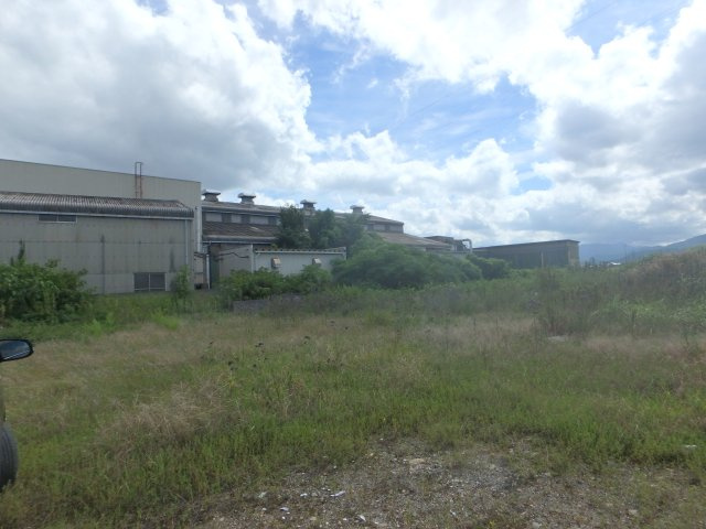滋賀県彦根市南川瀬町　売土地の前面道路含む現地写真