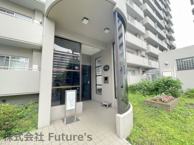 パークフィールドみさとテラ・ウエスト　五街区二号館のエントランス|マンションエントランスになります。