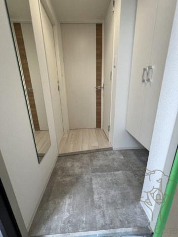 セレニテ新大阪ミラク壱番館の玄関