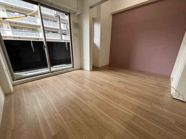 セレニテ新大阪ミラク壱番館の居間・リビング