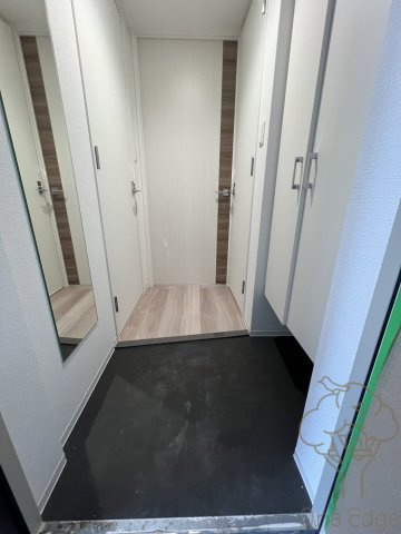 セレニテ新大阪ミラク壱番館の玄関