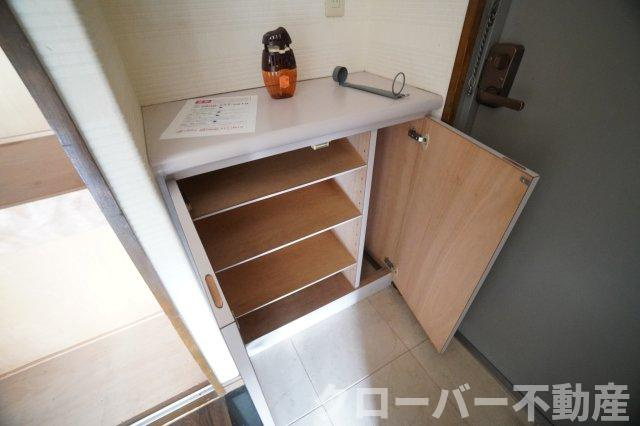 アルファビルのその他