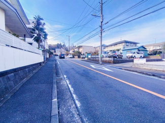 【前面道路含む現地写真】