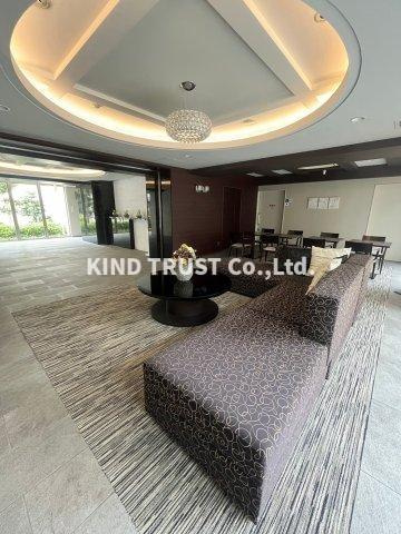 リビオレゾン梅田カサーレのロビー|建物の内部です