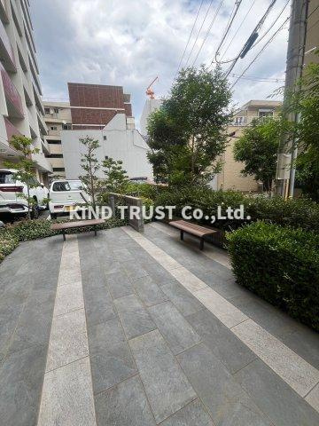 リビオレゾン梅田カサーレの駐車場|駐車場があるので、車を買う予定の方も安心です