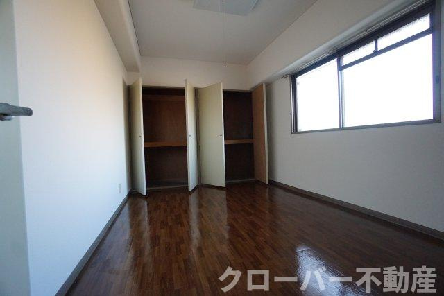 五福マンションの寝室