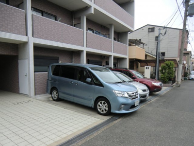 【駐車場】 | グランピアミューズ