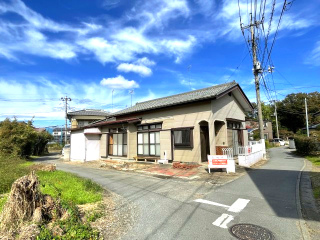 藤岡市藤岡　中古480の前面道路含む現地写真