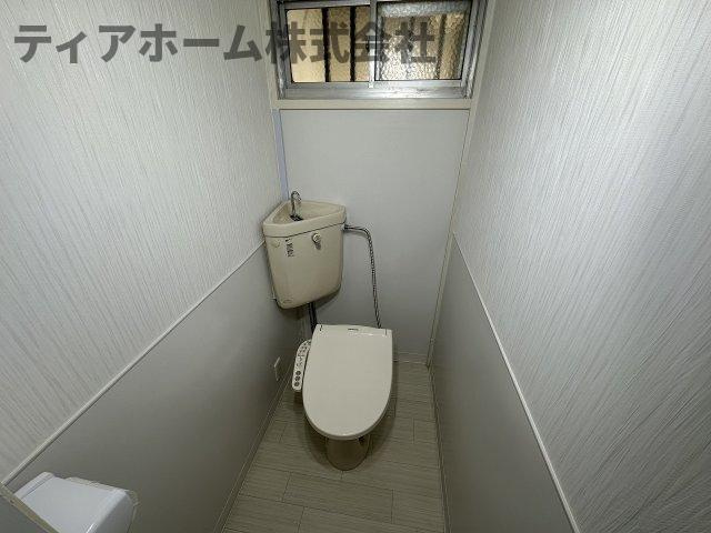 穴虫戸建のトイレ|落ち着いたトイレです