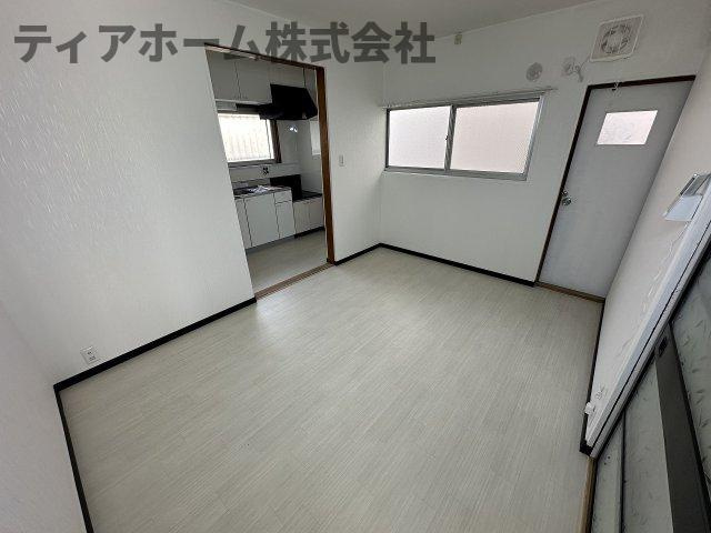 穴虫戸建の居間・リビング|使いやすい居間です