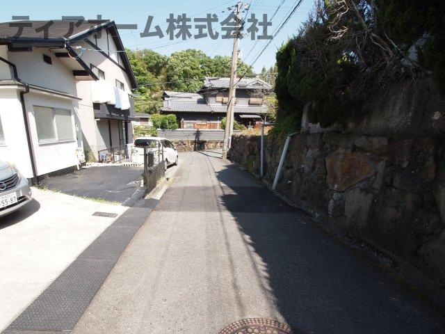 穴虫戸建の周辺