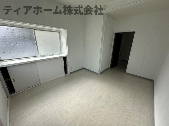 穴虫戸建の居間・リビング|おしゃれな居間です