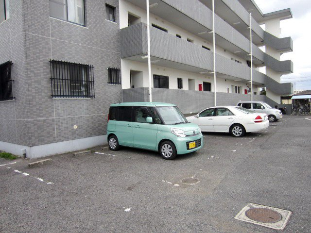 【駐車場】
