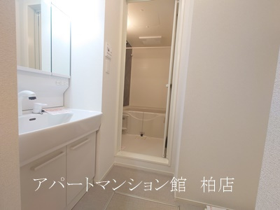 グレースヒルズの独立洗面台