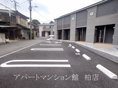 グレースヒルズの駐車場