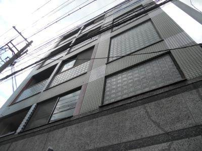 トラストビルの外観