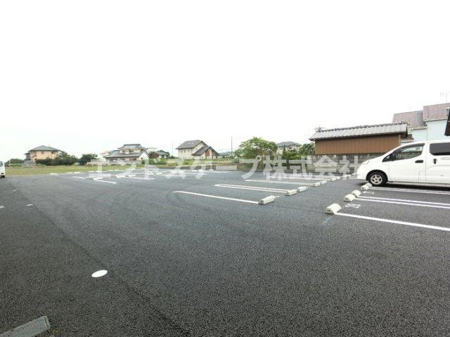 コンクパールの駐車場|高崎、前橋、伊勢崎エリアのお部屋探しはエンドスケープまで！お客様の理想お聞かせ下さい♪
