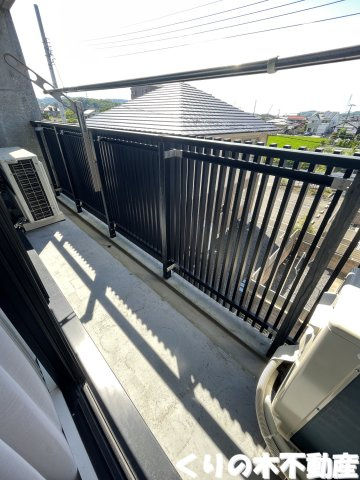 【バルコニー】 | F COURT | 広々としたバルコニーです（同タイプのお部屋です。現況を優先します。）