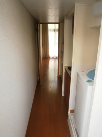 レオパレスメゾンドウエストの玄関|毎日通る玄関はこちらです