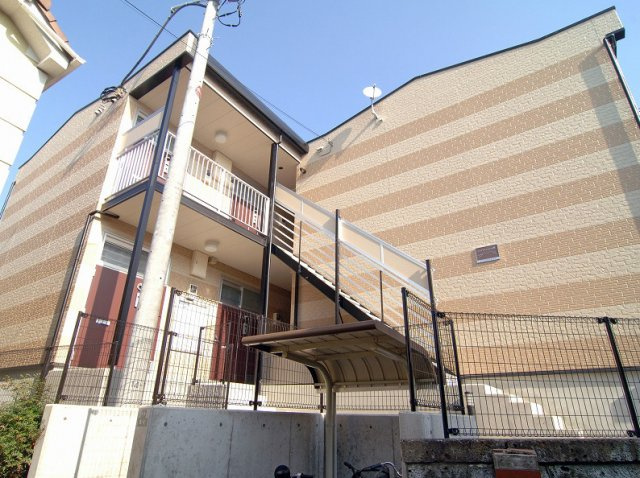 レオパレスメゾンドウエストのエントランス|エントランスです