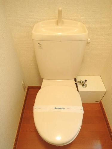レオパレスメゾンドウエストのトイレ|シンプルで使いやすいトイレです