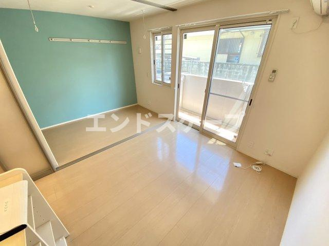 シュシュの居間・リビング|高崎、前橋エリアのお部屋探しはエンドスケープまで！お客様の理想お聞かせ下さい♪
クロスの色が異なる場合があります。