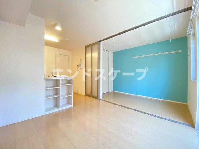 シュシュの居間・リビング|高崎、前橋エリアのお部屋探しはエンドスケープまで！お客様の理想お聞かせ下さい♪
クロスの色が異なる場合があります。