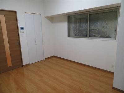 【居間・リビング】 | パークテラス浅生 | 即日案内可能です♪現地待ち合わせOK！どの物件でも当社でお得にご案内できますのでまとめて内覧ください♪