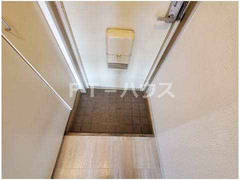 ウィンド津田沼 の玄関