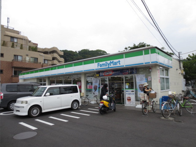 ファミリーマート 油屋横浜八景島店まで450ｍ