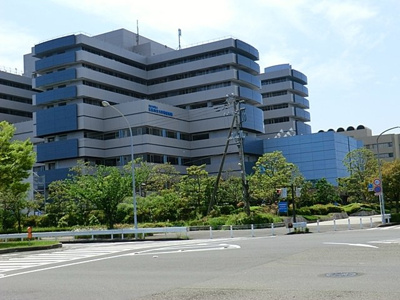 横浜市立大学付属病院まで920ｍ