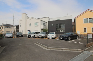 ★敷地内駐車場（２区画）★（有料・要空き確認）