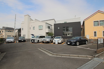 ★敷地内駐車場（２区画）★（有料・要空き確認）