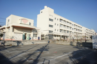 横浜市立本郷小学校まで280m